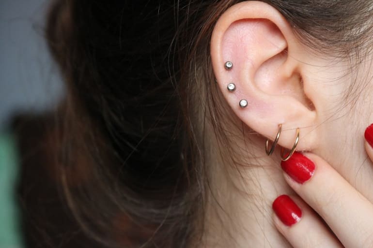 ear-piercing-care-in-hindi